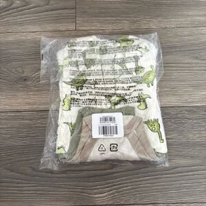 Old Navy Baby Boy Dinosaur Sleep N Play with 2 Onseie Bodysuits